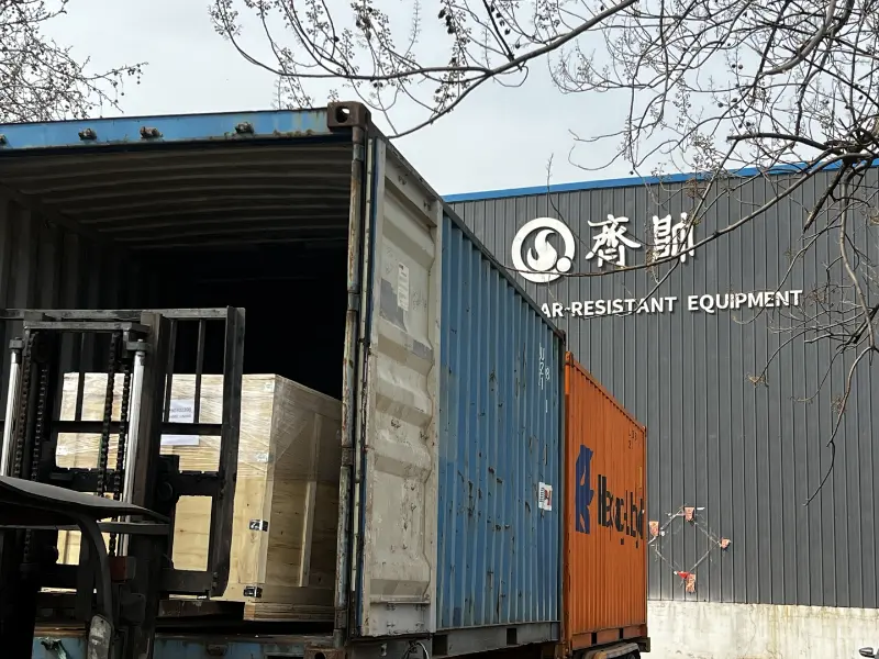 Shandong Qishuai износоустойчиво оборудване | Производството и изпращането на вградени стоманени облицовки от керамичен каучук е завършено